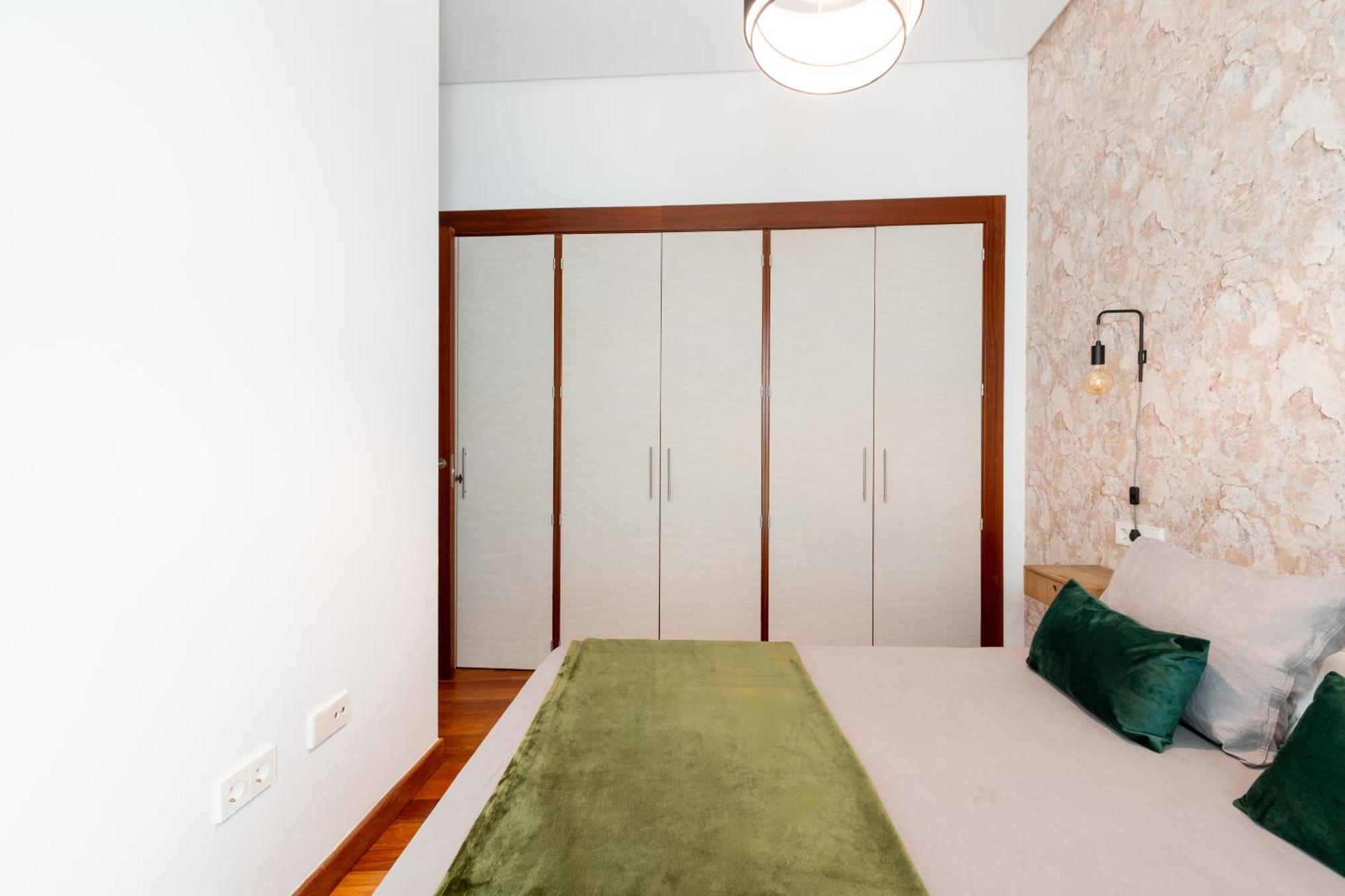 Ry Aparcamiento Incluido Junto A Catedral Ideal Parejas Севилья Экстерьер фото